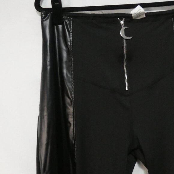Unbranded | XXL | Chic Black Flared Pants | Crecent Moon Zipper Pull - Picture 3 of 16